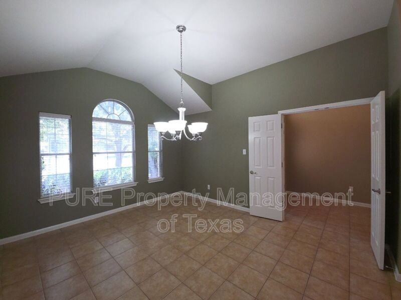 18401 Hees Ln - Photo 5 of 50