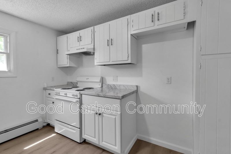3904 Seneca St #A - Photo 3 of 21
