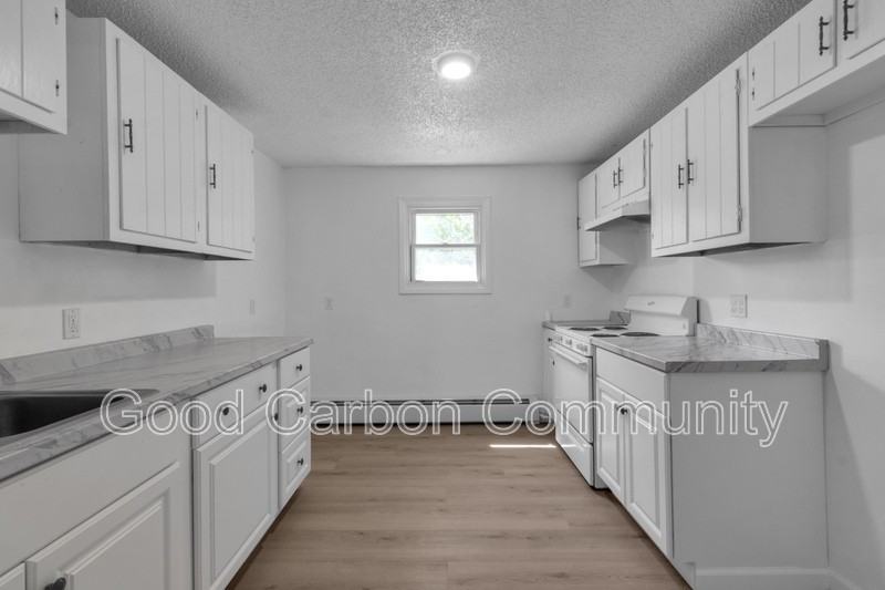 3904 Seneca St #A - Photo 5 of 21