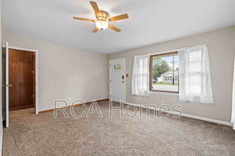 4321 E 21st St - Photo 2 of 12