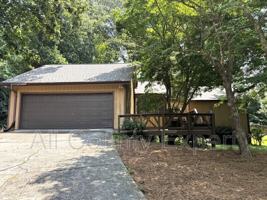featured image of 1302 Colony Dr