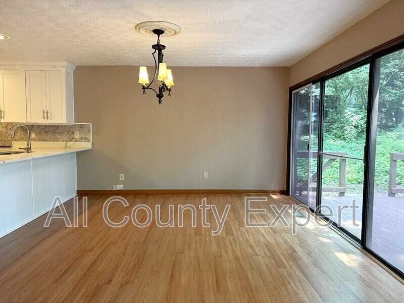 1302 Colony Dr - Photo 6 of 26