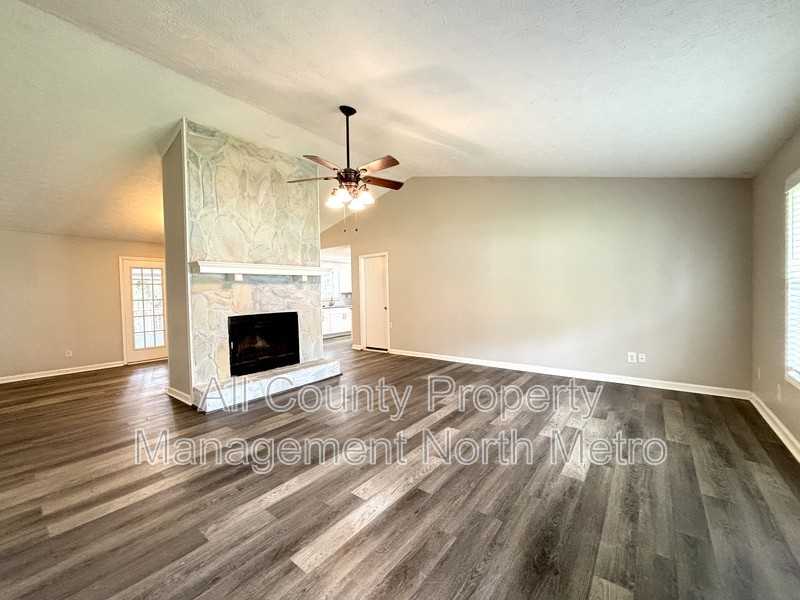 36 Hartley Woods Dr Ne - Photo 2 of 15