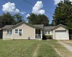 featured image of 112 E 9th St