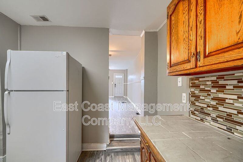 1220 W Pratt St - Photo 4 of 30