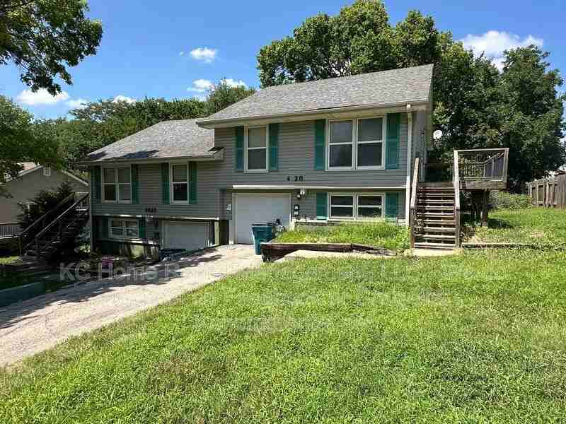 4028 E 123rd Ter #B - Photo 3 of 28