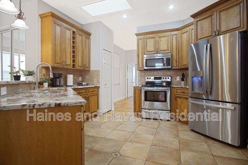 413 Marlberry Leaf Ave - Photo 6 of 35