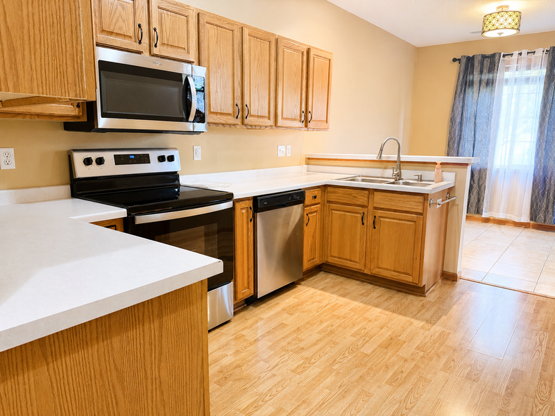 13849 Hyacinth Dr - Photo 4 of 18