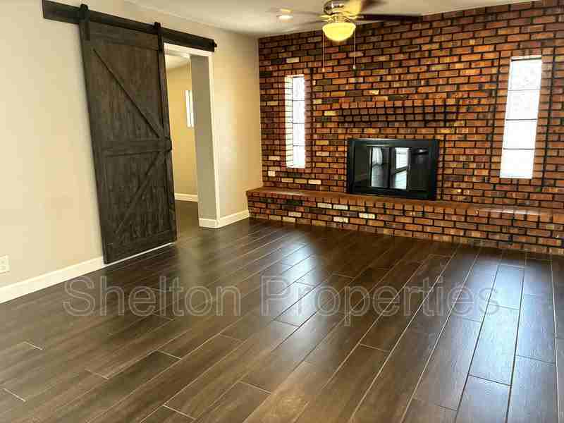 1421 S Roberts Rd - Photo 7 of 24