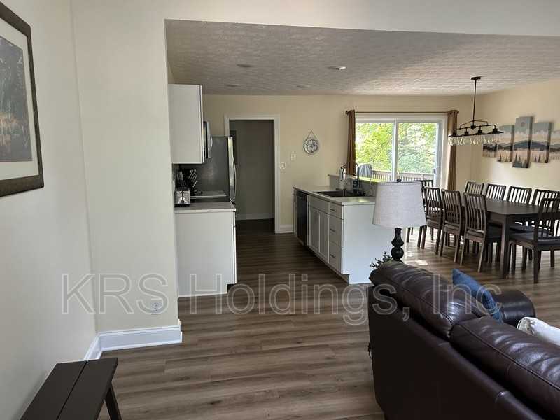 2030 Hawksbill Rd - Photo 4 of 12