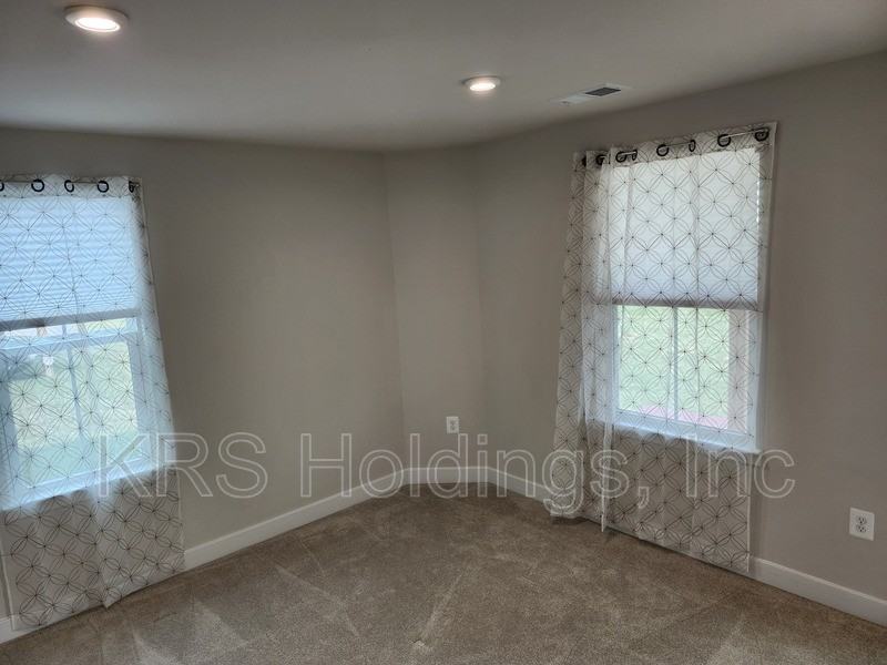 4527 Fountainbridge Ct - Photo 5 of 31