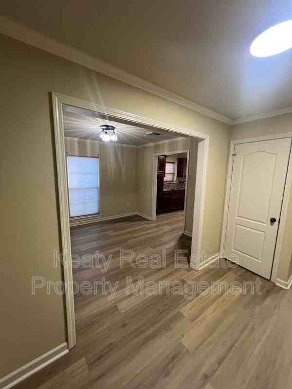 1510 S Patout St - Photo 3 of 17