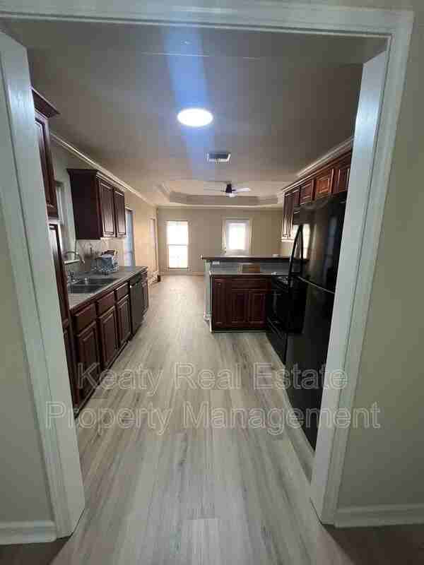 1510 S Patout St - Photo 7 of 17