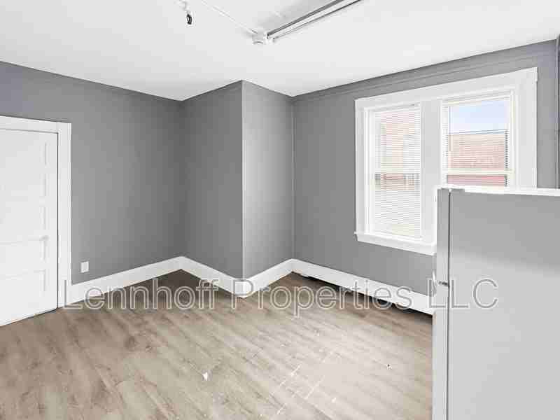 32 Lawrence St #29
