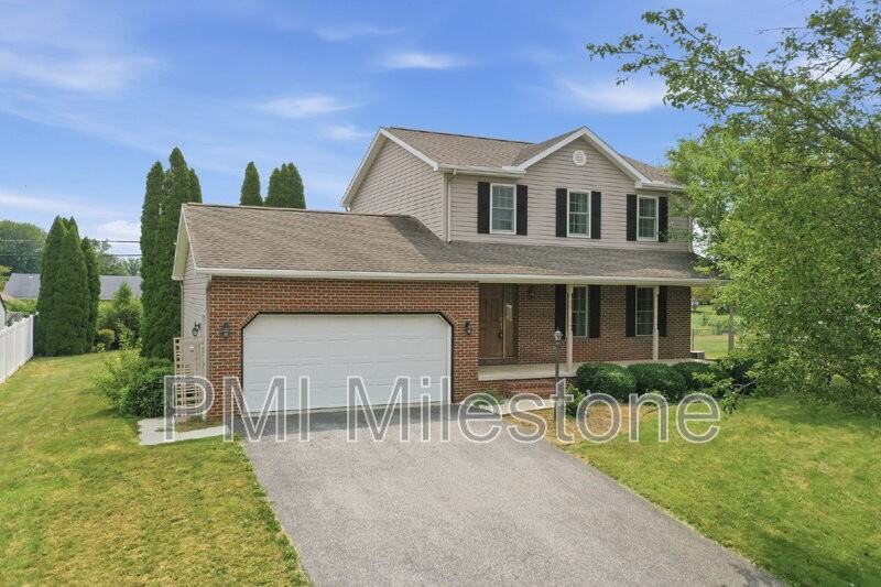 233 Carmack Dr - Photo 2 of 42