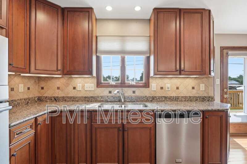 233 Carmack Dr - Photo 4 of 42