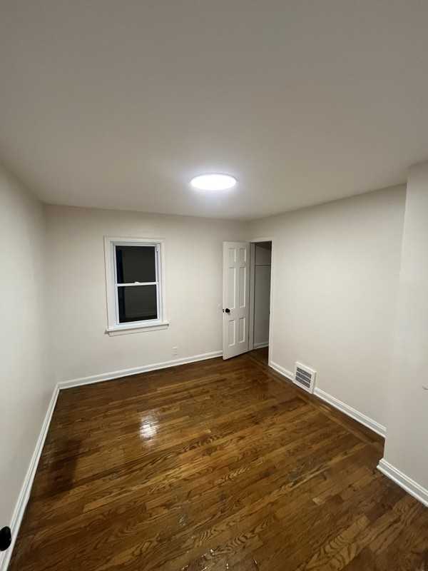 13916 Durkee Ave - Photo 5 of 8