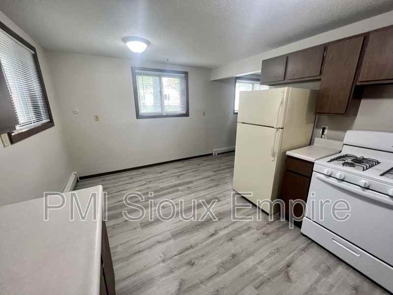 116 S Garfield Ave #13 - Photo 4 of 10