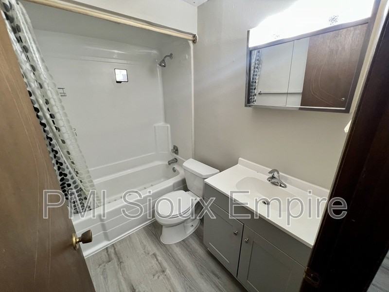 116 S Garfield Ave #13 - Photo 6 of 10