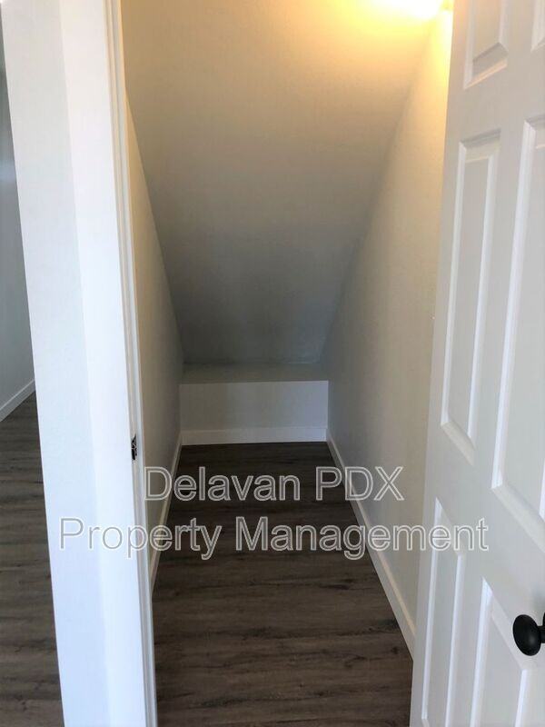 1396 Kimber Ct - Photo 7 of 35