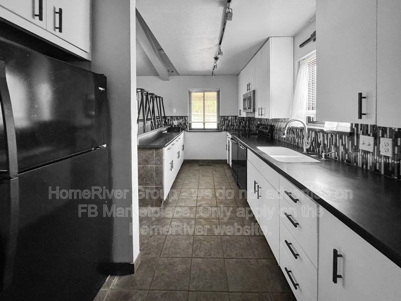 4720 Ne 31st St - Photo 2 of 21