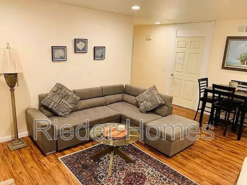 4435 Summer Dr #3 - Photo 3 of 11