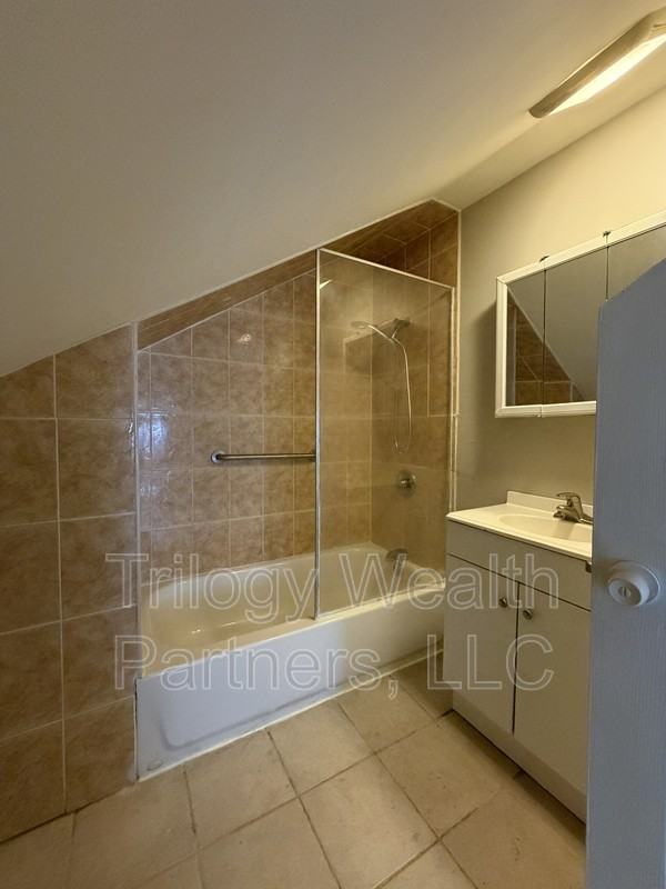 49 Haledon Ave - Photo 6 of 12