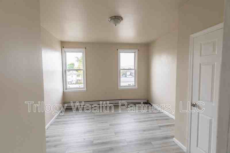 154 Taylor St - Photo 2 of 18
