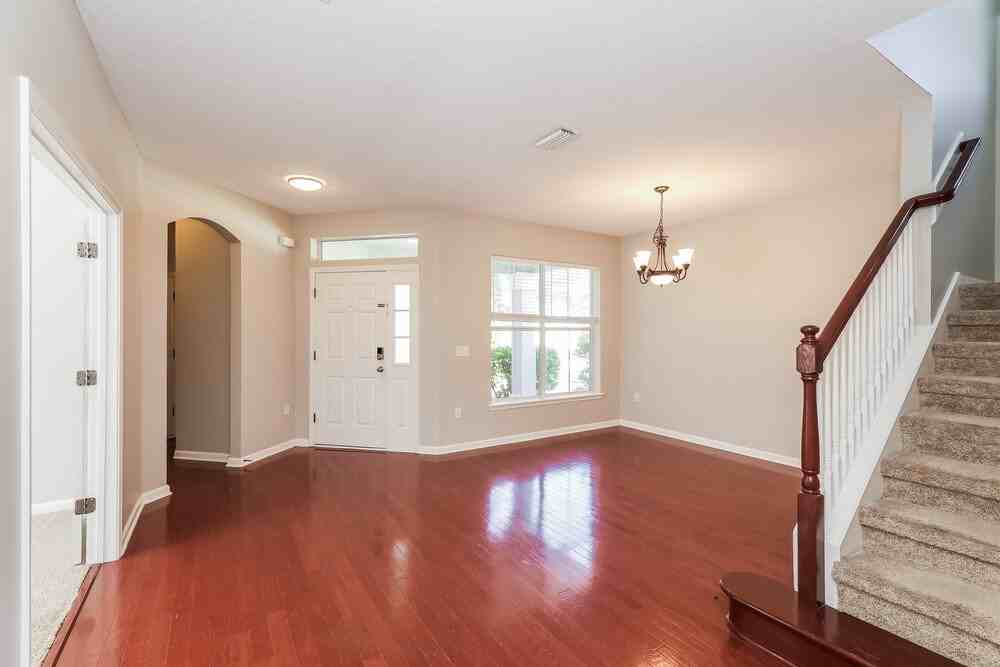 269 Silver Glen Ave - Photo 6 of 17