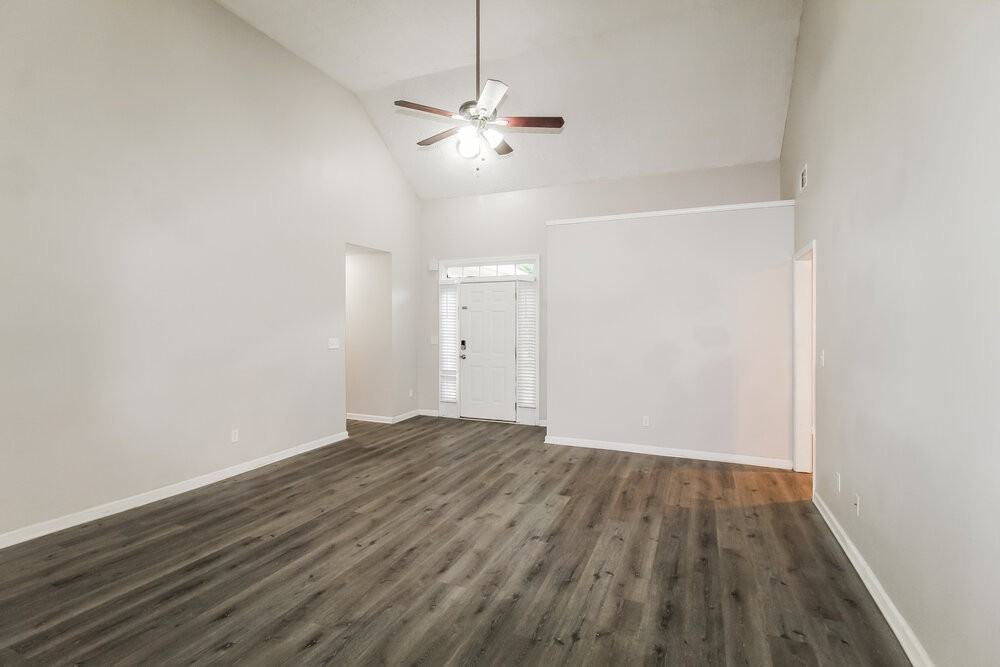 850 Chaseridge Dr - Photo 3 of 16