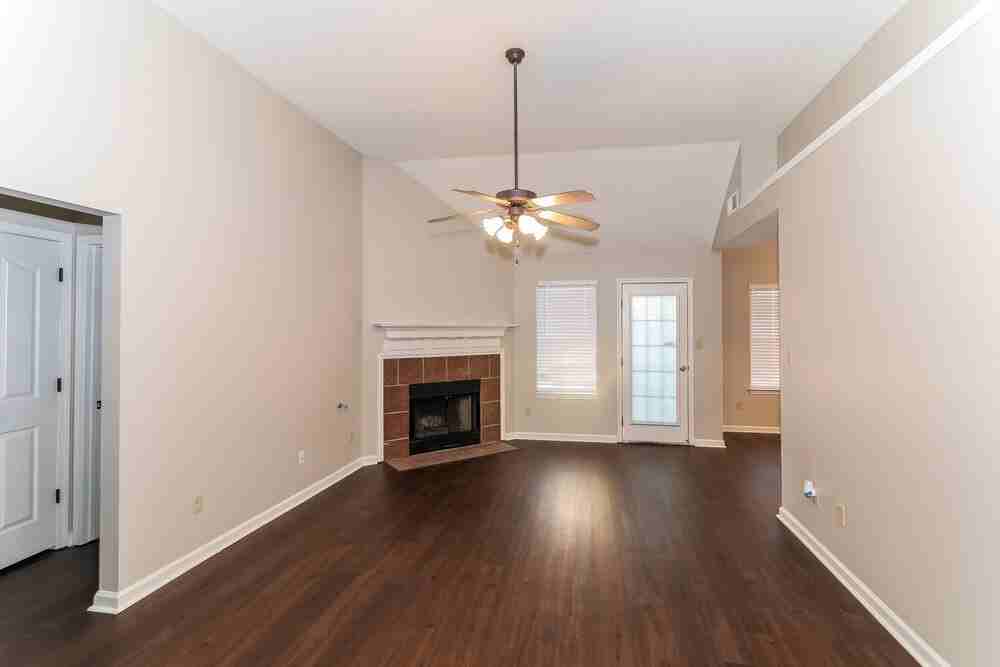 7456 Jennifer Dr - Photo 2 of 15