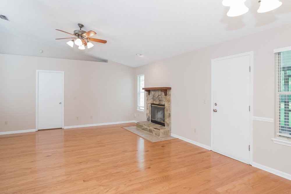 471 Moby Dick Dr N - Photo 3 of 17