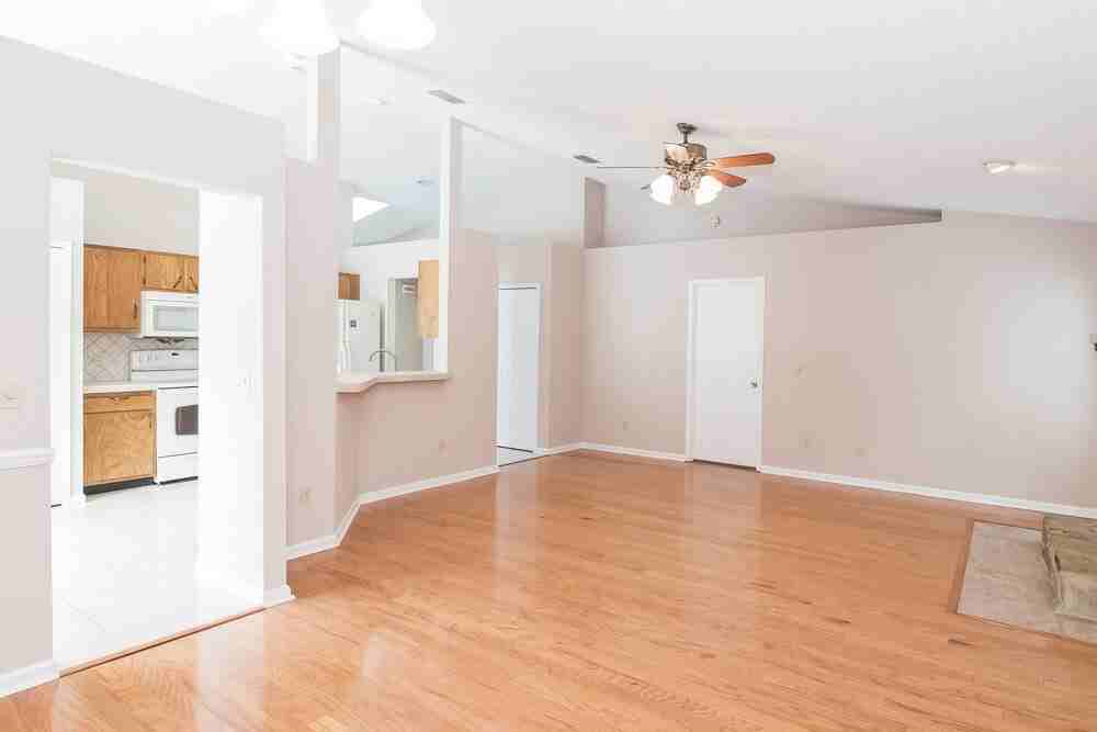 471 Moby Dick Dr N - Photo 5 of 17