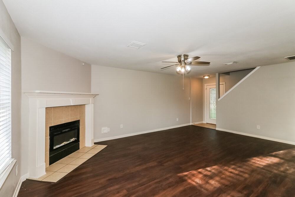 3315 Maymist Dr - Photo 4 of 16