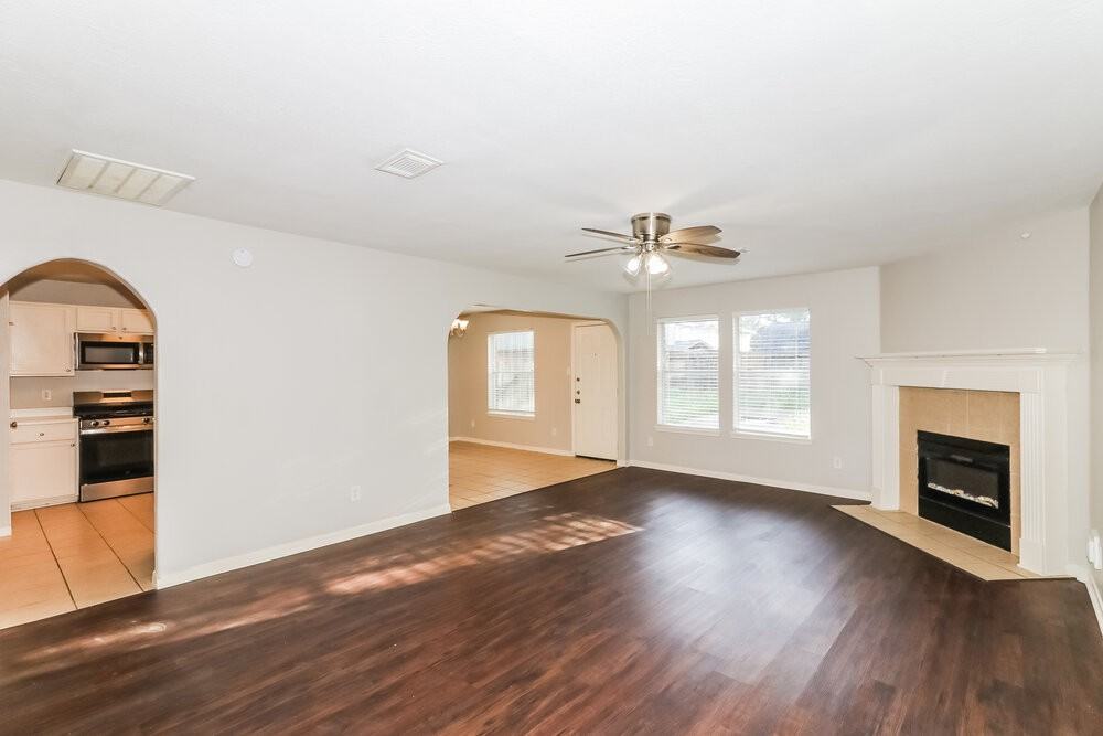 3315 Maymist Dr - Photo 5 of 16