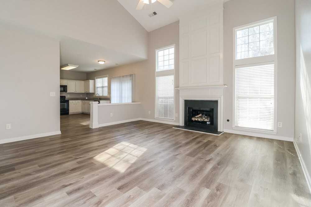 6285 Whirlaway Dr - Photo 5 of 17