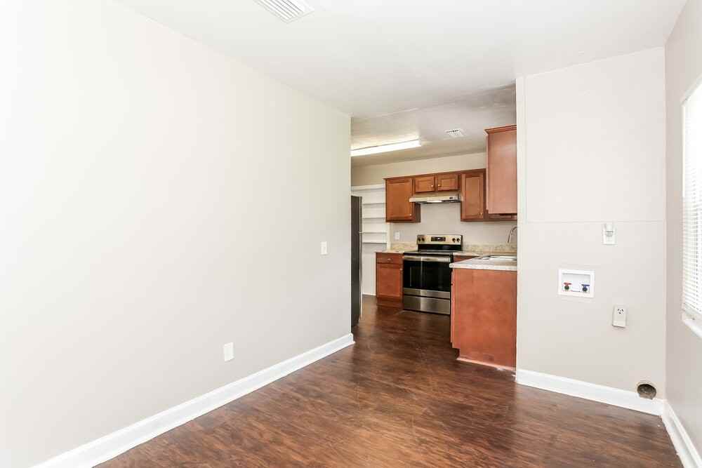 3037 Columbus Ave - Photo 6 of 16
