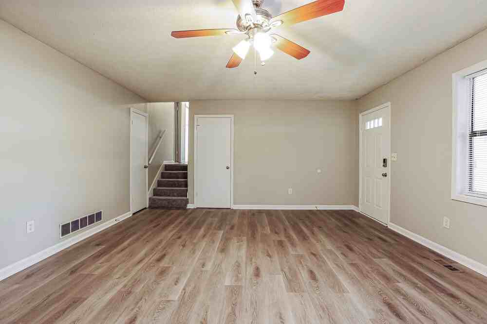 3237 Carmel Dr - Photo 7 of 18