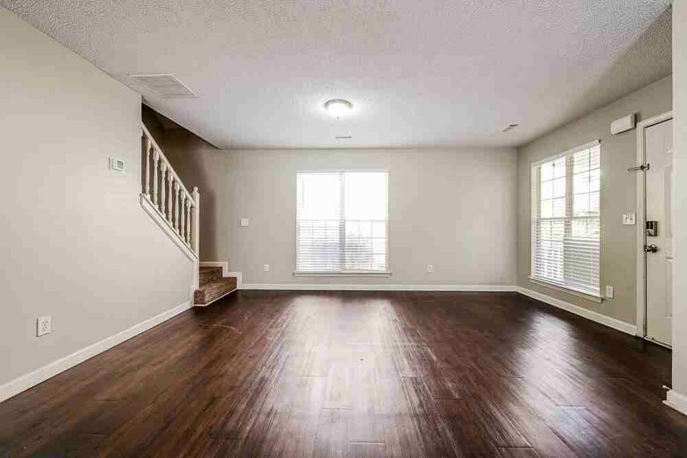 5028 Kens Ct - Photo 4 of 17