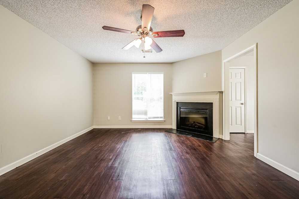 5028 Kens Ct - Photo 5 of 17