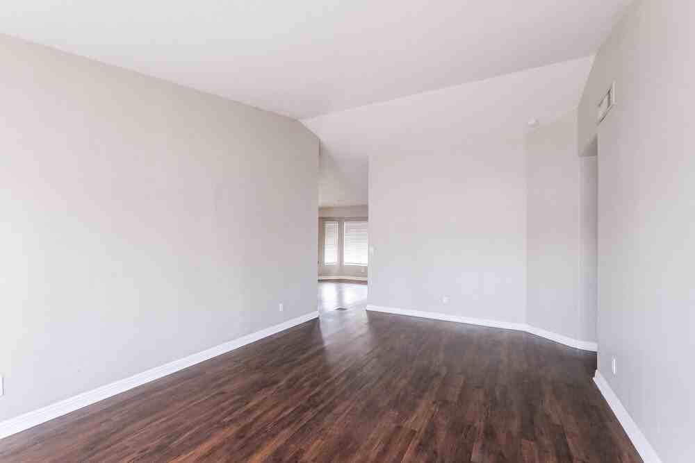 6634 W Pima St - Photo 4 of 16