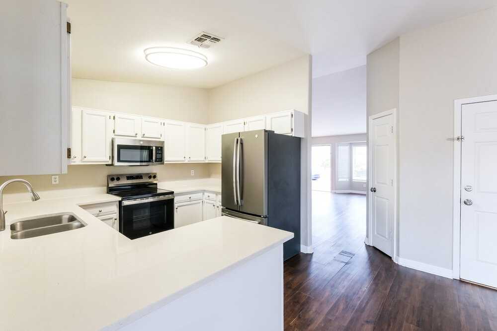 6634 W Pima St - Photo 7 of 16