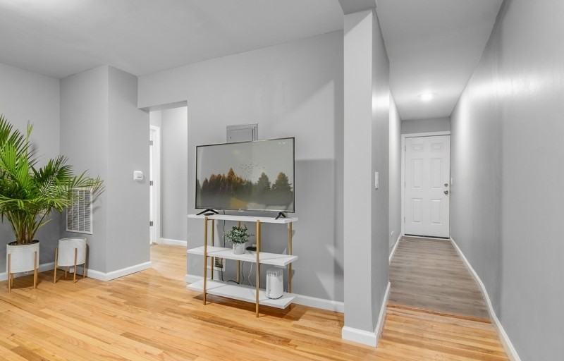 307 Jefferson Ave #1 - Photo 4 of 23