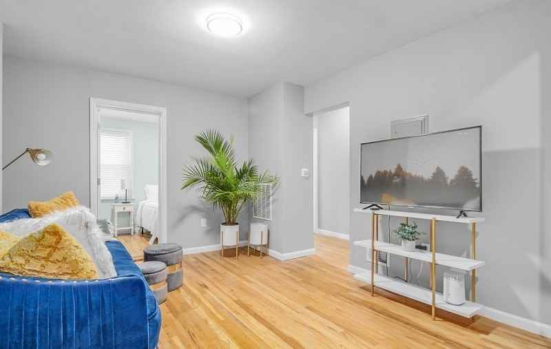 307 Jefferson Ave #1 - Photo 5 of 23