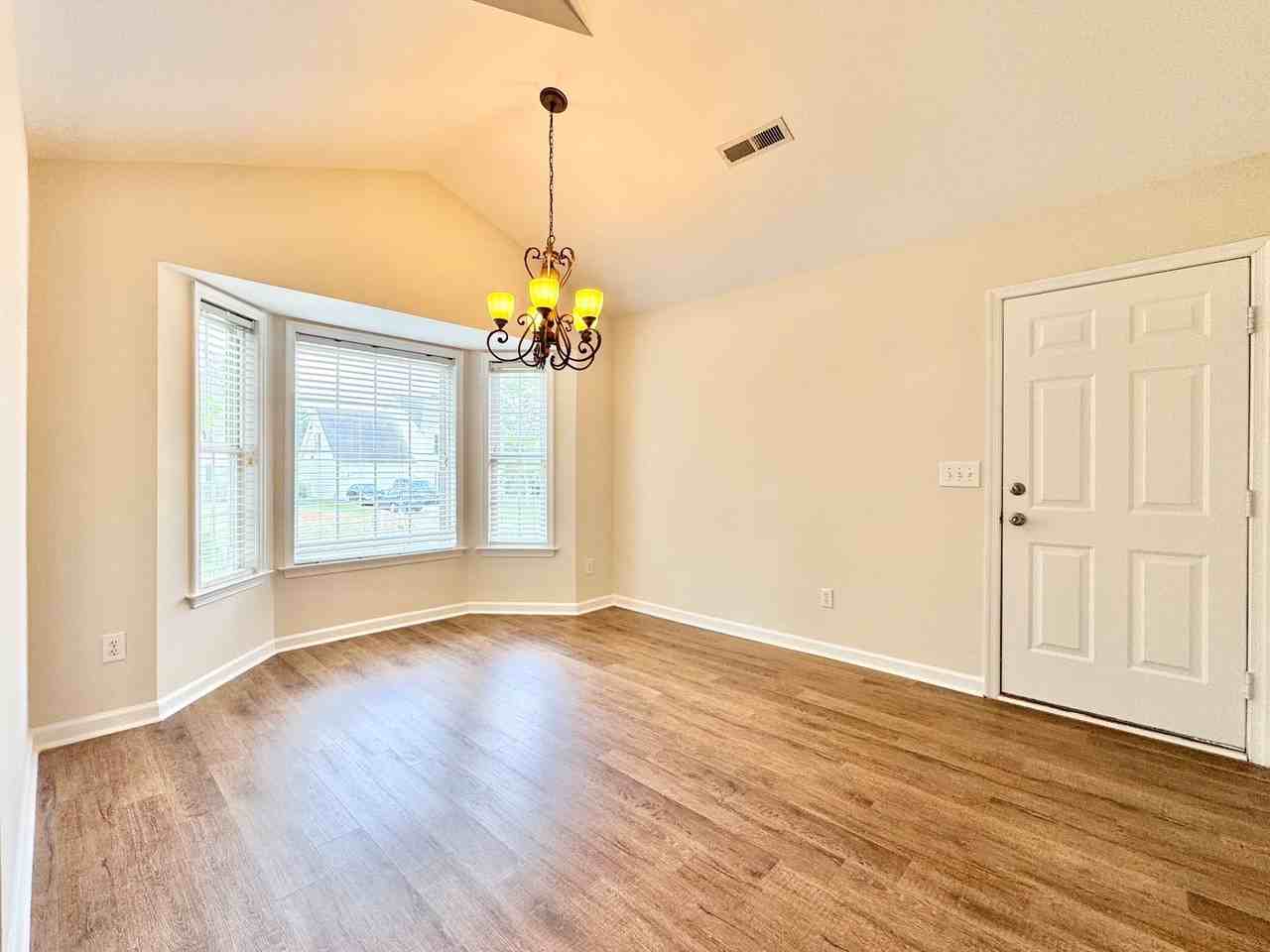 3529 Bent Trace Dr - Photo 5 of 23