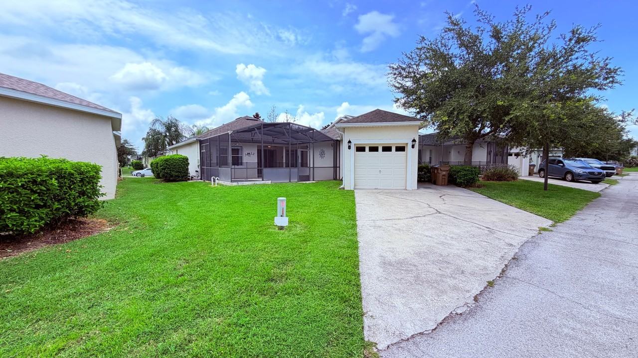 4986 Thames St W - Photo 5 of 50
