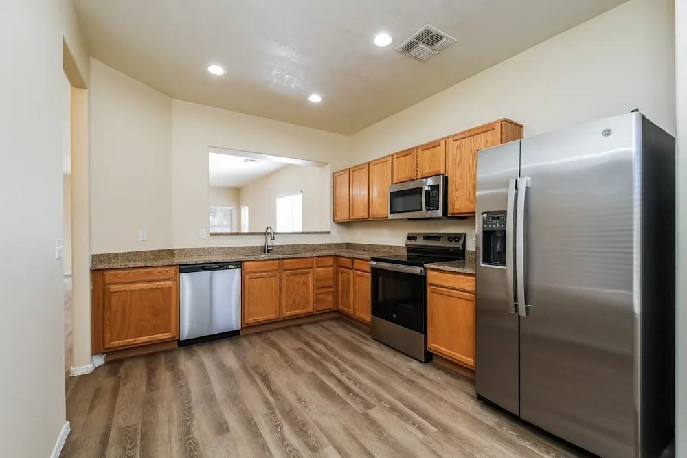 11842 West Monroe Street - Photo 6 of 8