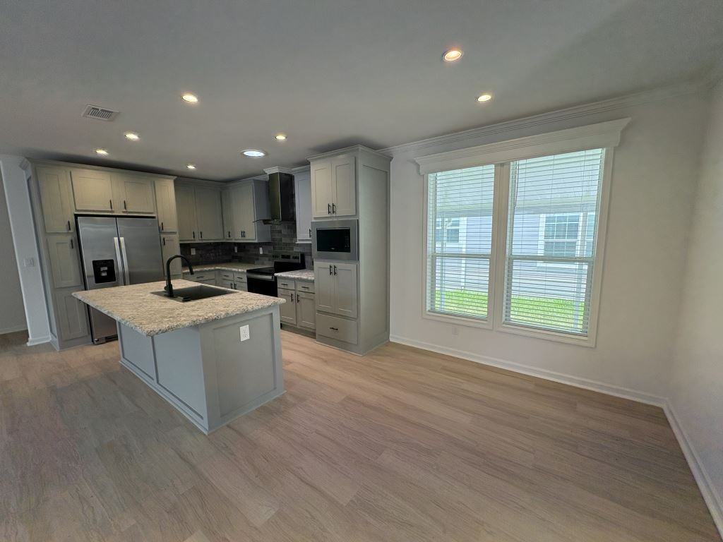 1643 Voyager Dr - Photo 2 of 19