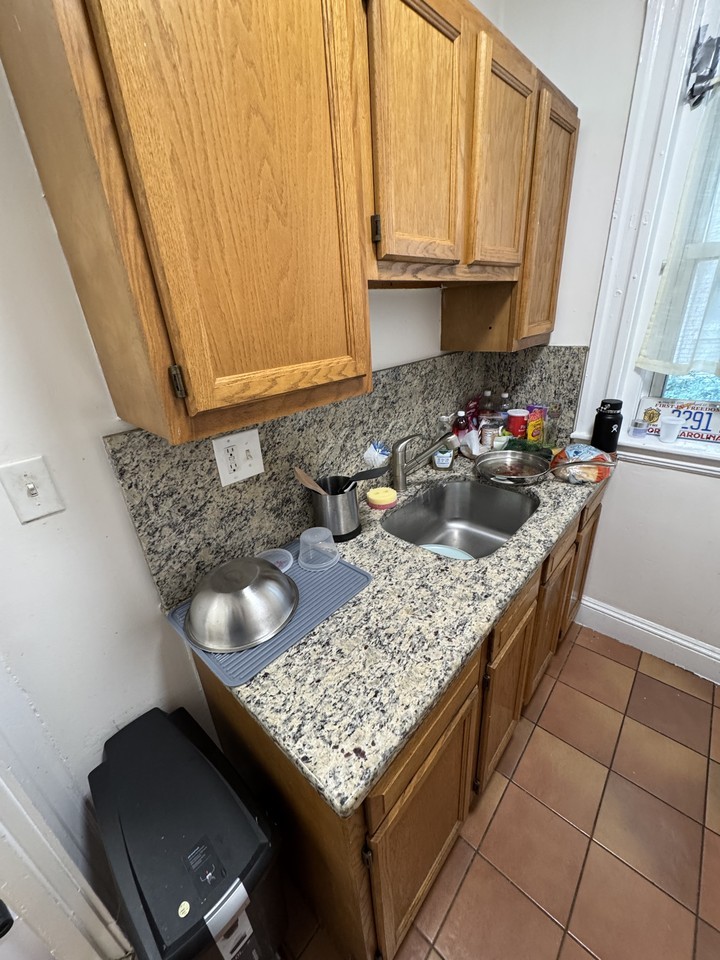 109 Strathmore Rd #18 - Photo 7 of 12