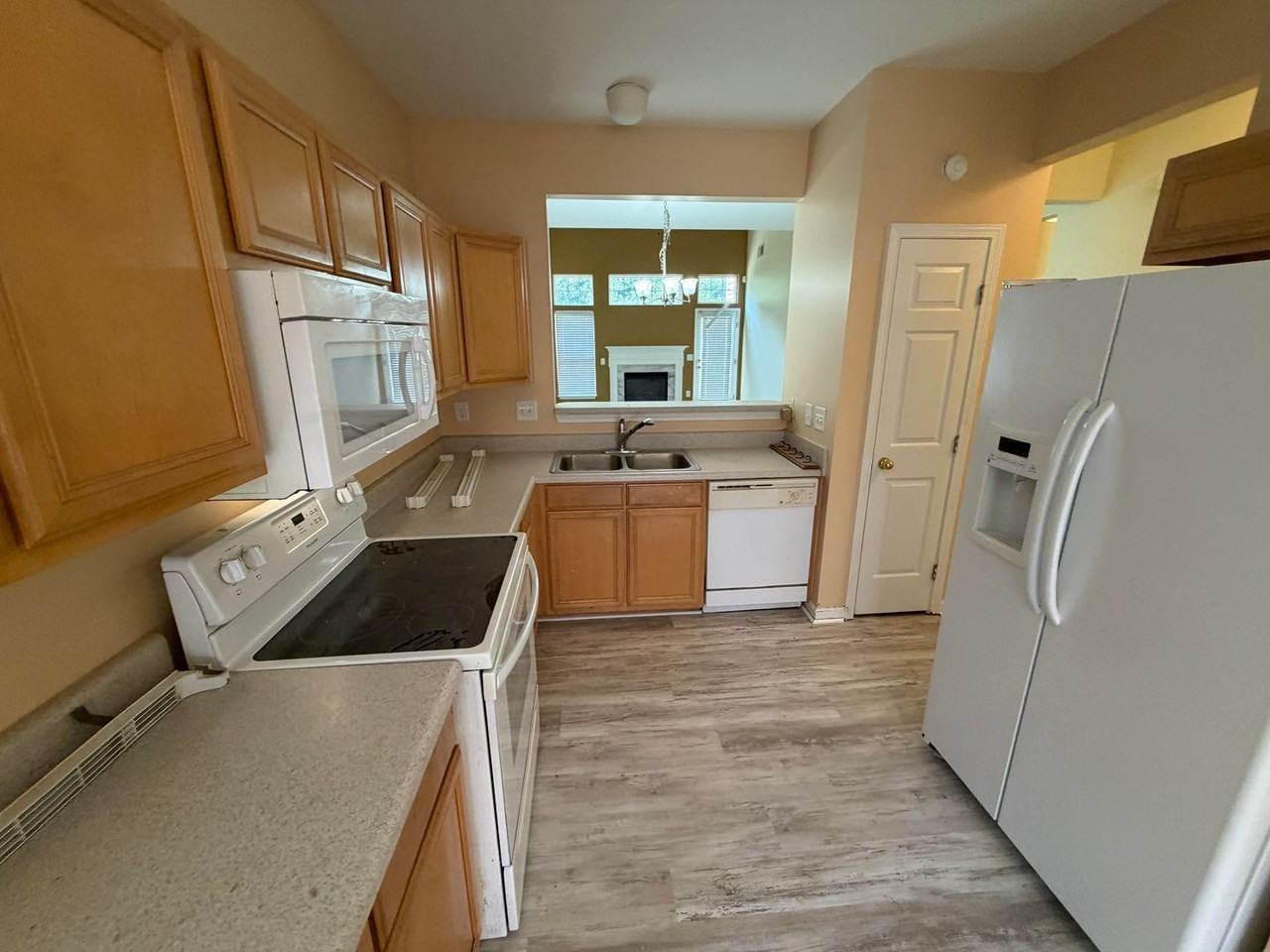 232 Hadley Commons Dr - Photo 5 of 17
